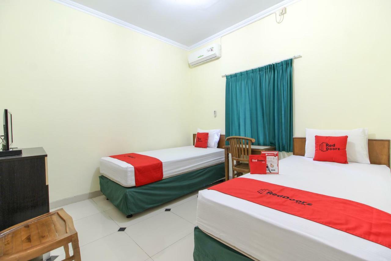 Reddoorz Near Rumah Sakit Condong Catur Maguwo Kültér fotó
