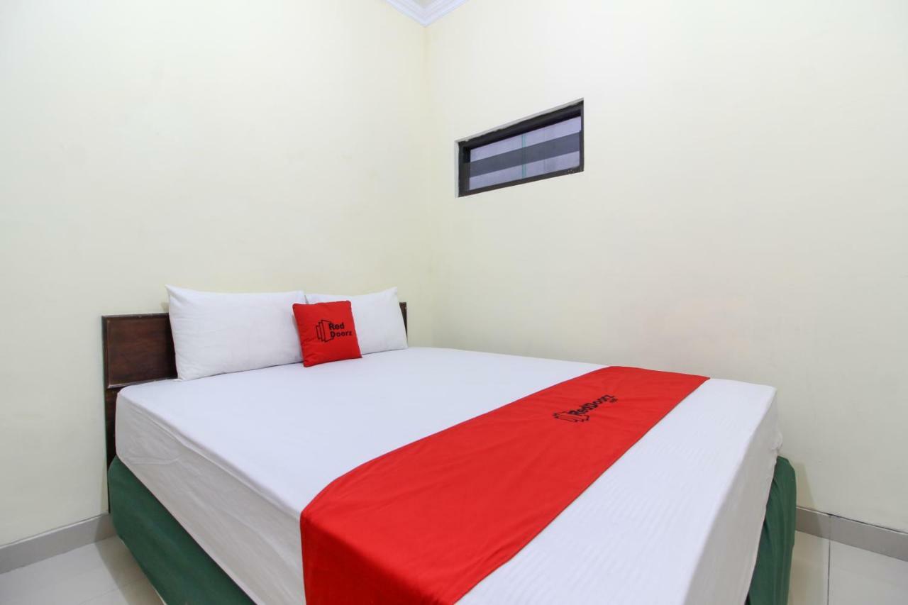 Reddoorz Near Rumah Sakit Condong Catur Maguwo Kültér fotó