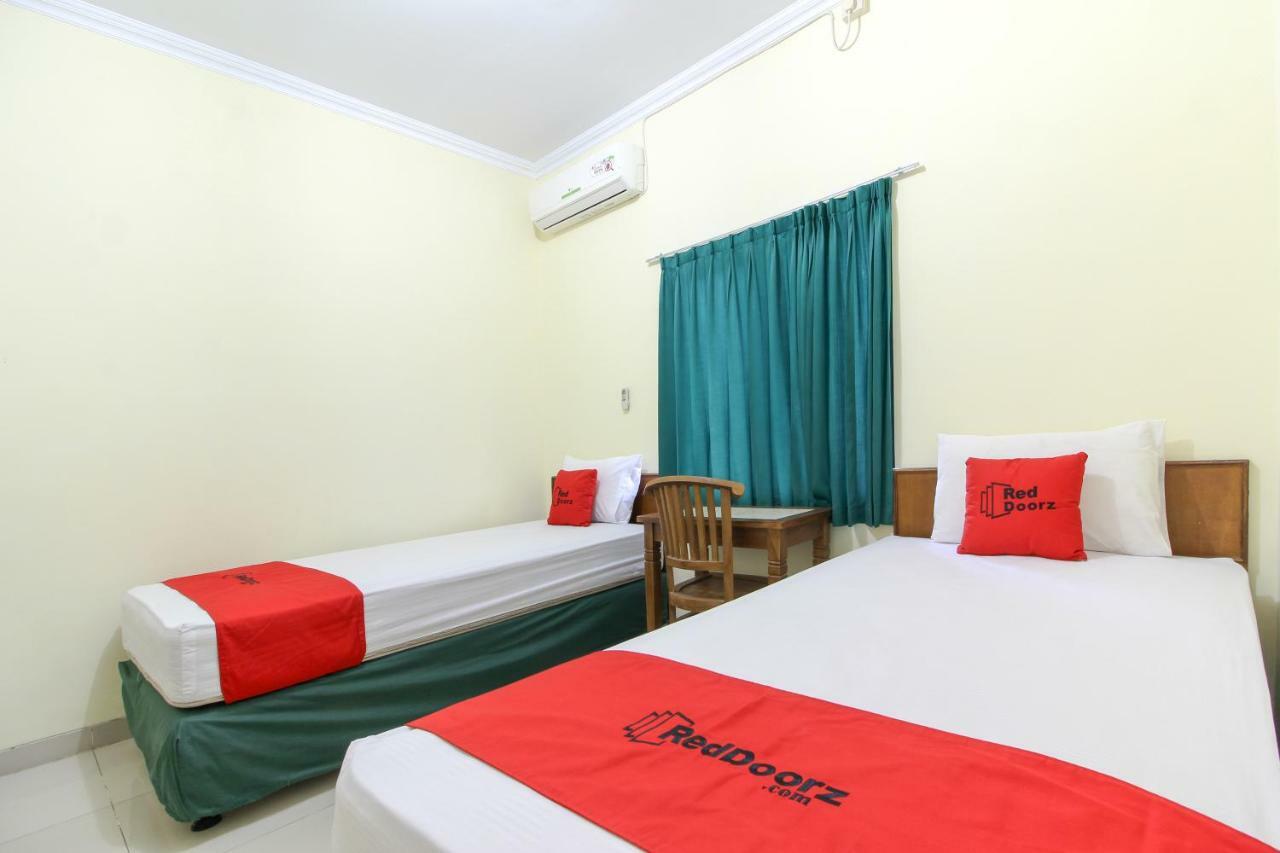 Reddoorz Near Rumah Sakit Condong Catur Maguwo Kültér fotó
