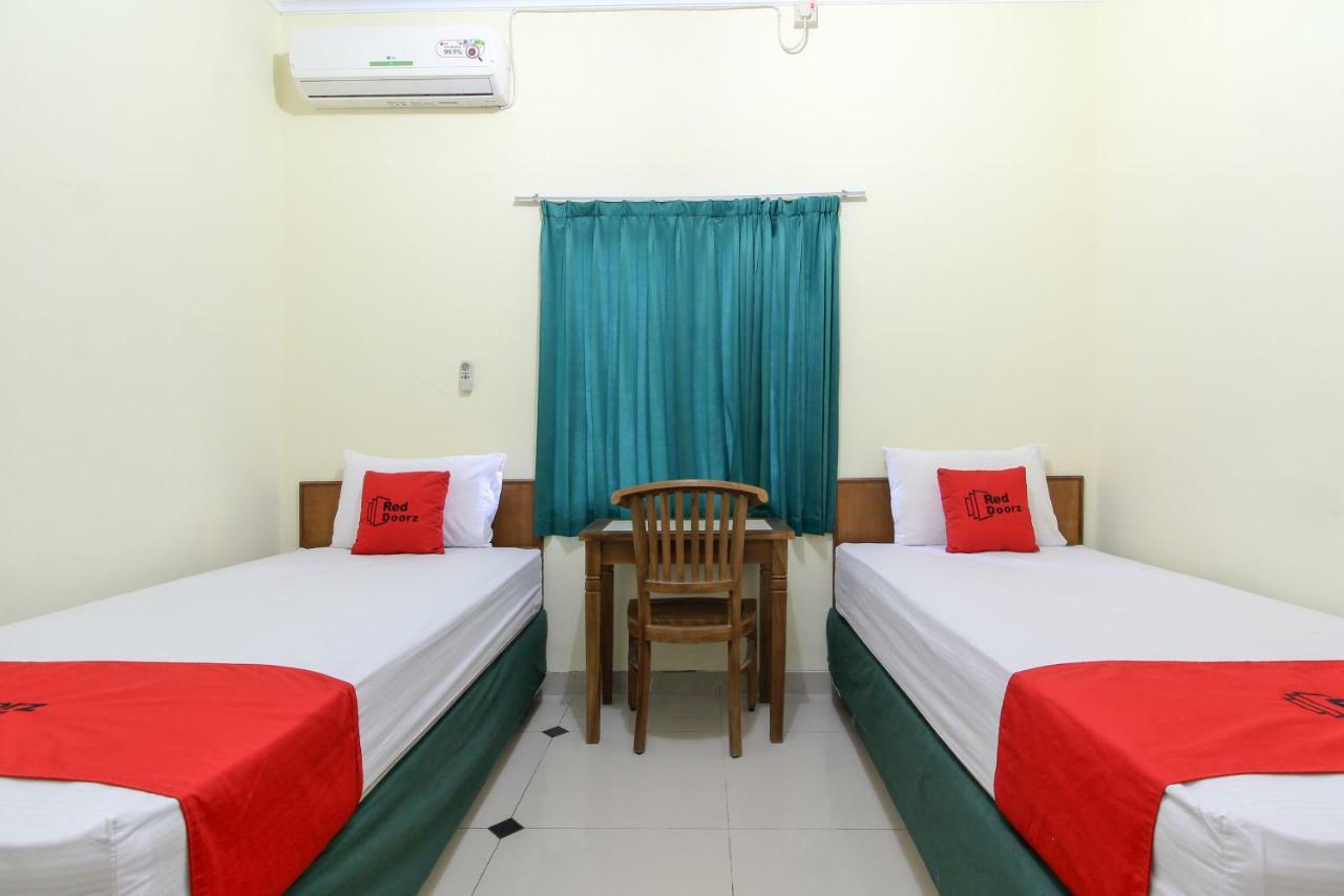 Reddoorz Near Rumah Sakit Condong Catur Maguwo Kültér fotó