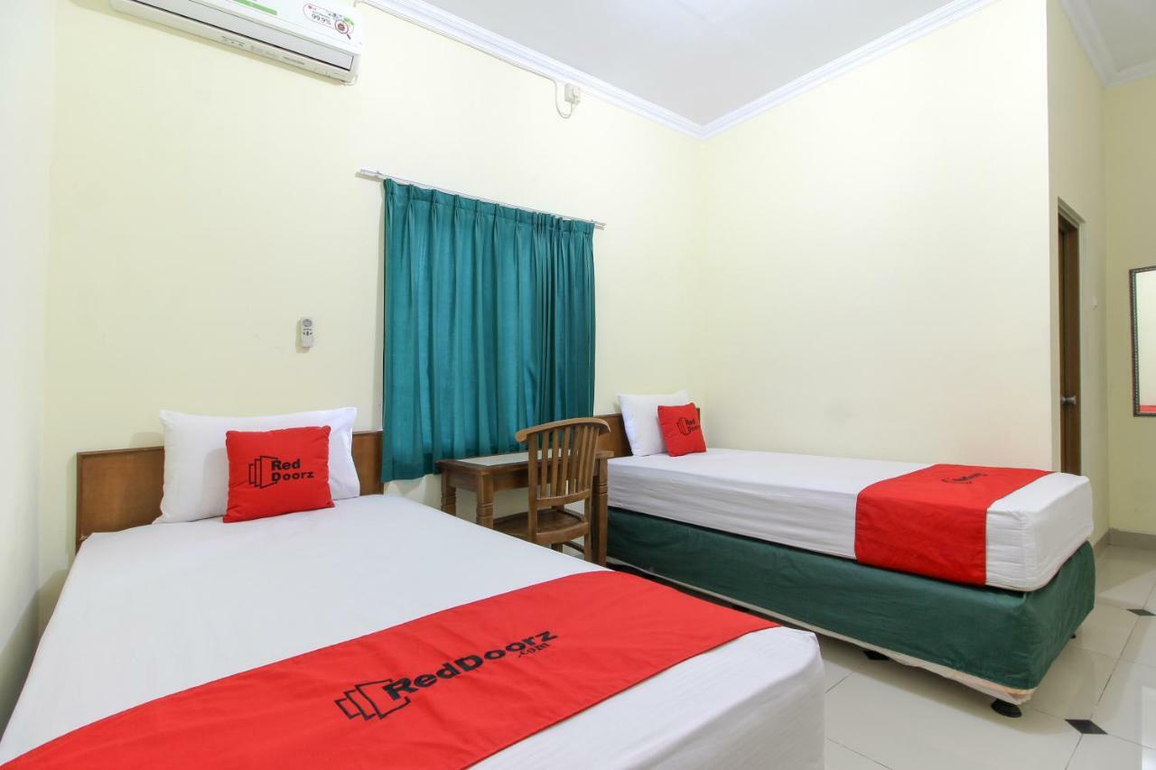 Reddoorz Near Rumah Sakit Condong Catur Maguwo Kültér fotó